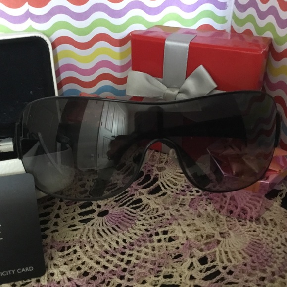 Women’s Versace Sunglasses - Picture 3 of 8